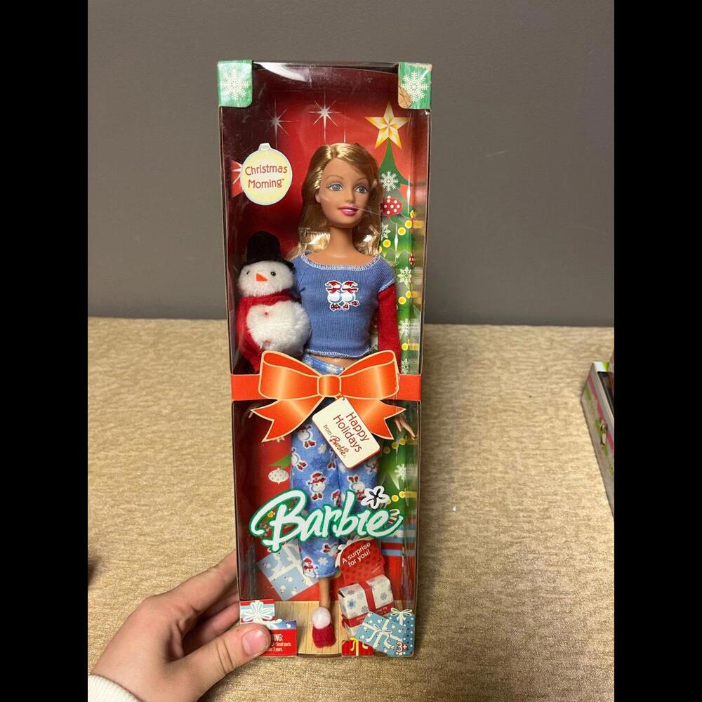 2005 - Christmas Morning Barbie Doll withβ Plush Miniature Snowman - NIB - G8541